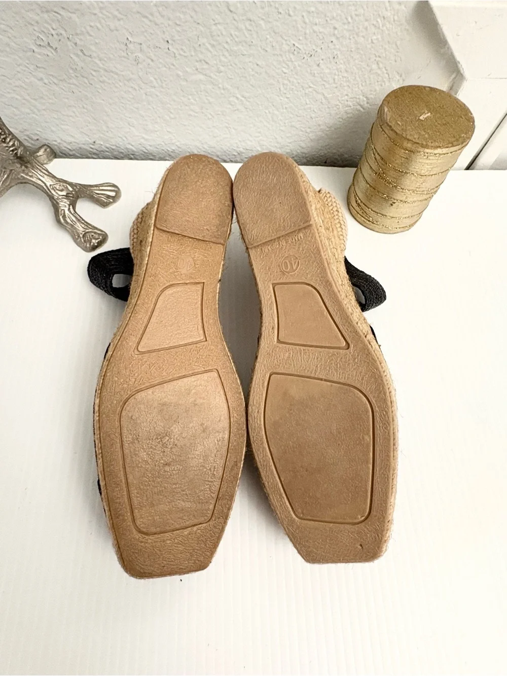 André Assous Pedra Wedge Espadrille Ankle-Strap Sandals Black and Natural Sz 40
